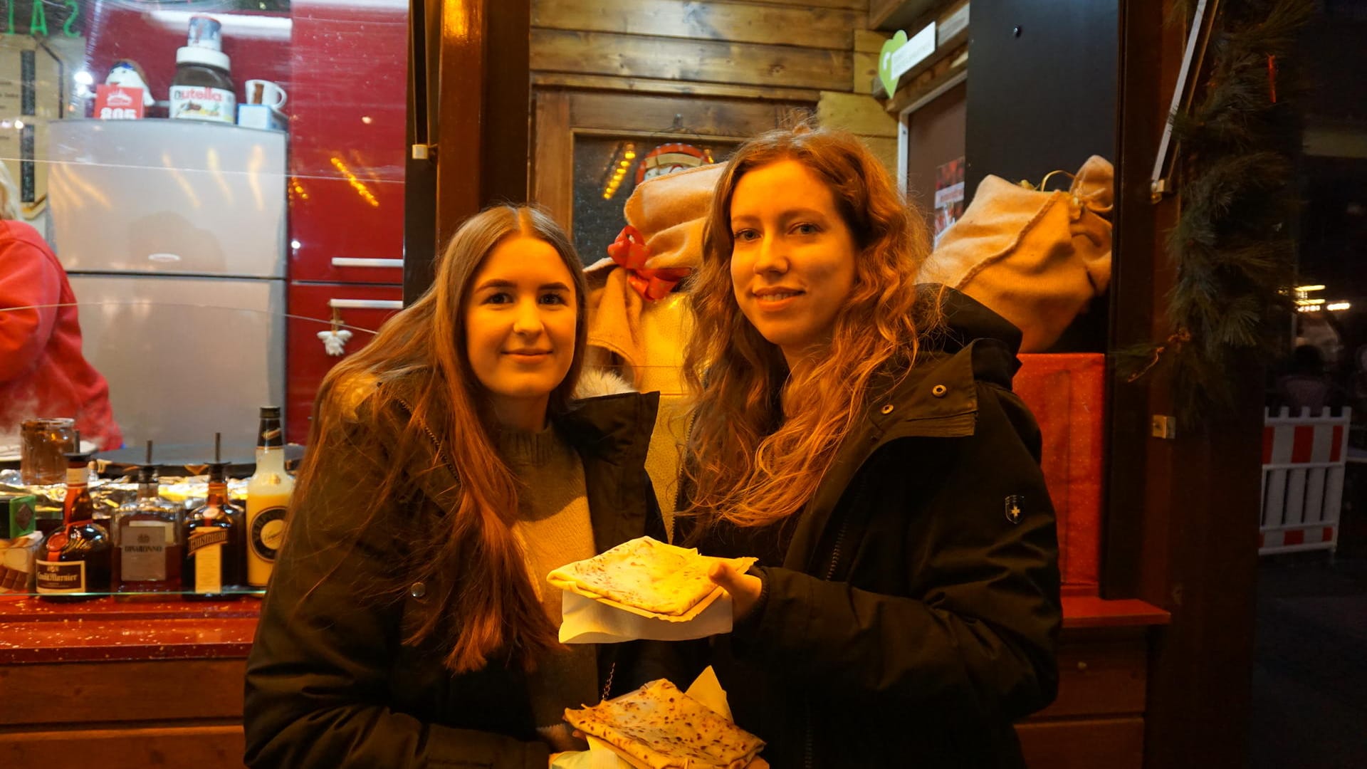 Leonie Dettmar (l.) wünscht sich gute Prüfungen, Laura Ebel will bei der Renovierung im Zeitplan bleiben.