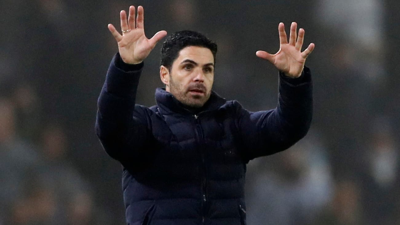 Mikel Arteta: Arsenals Chefcoach meldete noch während der Partie in Leed eine rassistische Beleidigung gegen einen seiner Spieler. Mikel Arteta: Arsenals Chefcoach meldete noch während der Partie in Leed eine rassistische Beleidigung gegen einen seiner Spieler.