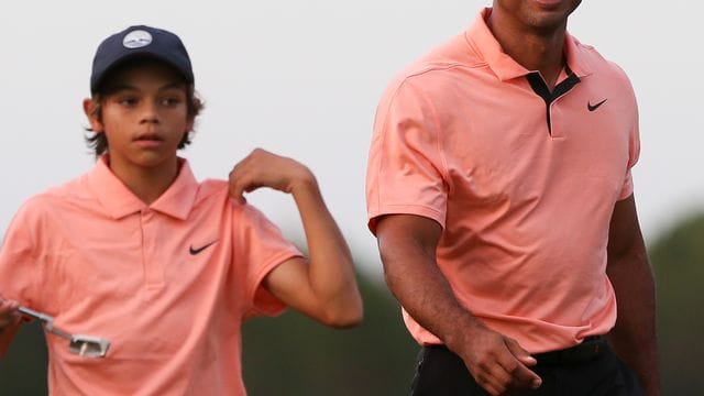 Tiger Woods und sein Sohn Charlie bei der PNC Championship in Orlando. Tiger Woods und sein Sohn Charlie bei der PNC Championship in Orlando.