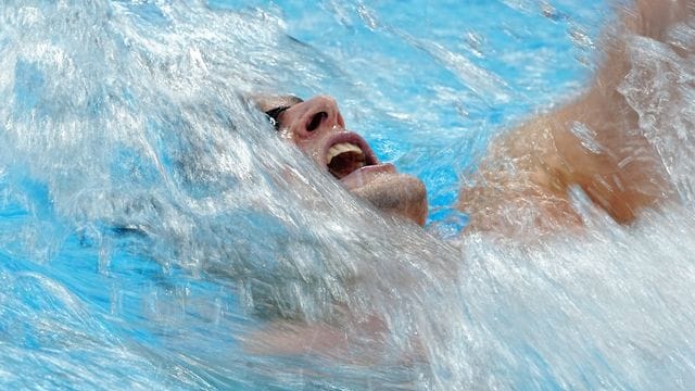 Diener hat bei den Kurzbahn-Weltmeisterschaften in Abu Dhabi über 50 Meter Rücken Silber errungen. Diener hat bei den Kurzbahn-Weltmeisterschaften in Abu Dhabi über 50 Meter Rücken Silber errungen.