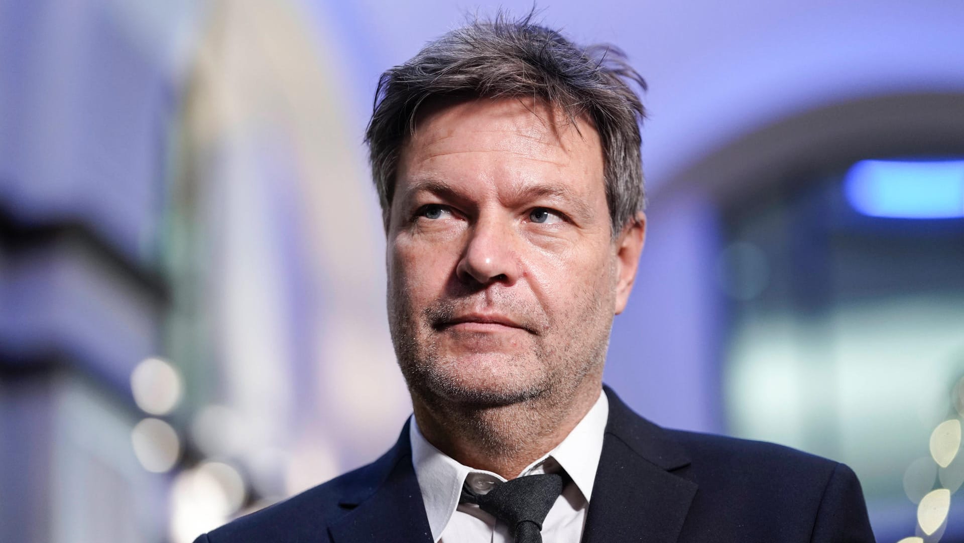 Robert Habeck: "Wir müssen sehen, dass wir nicht den Fehler machen wie bei den Wellen bevor", warnte der Bundeswirtschaftsminister. Robert Habeck: "Wir müssen sehen, dass wir nicht den Fehler machen wie bei den Wellen bevor", warnte der Bundeswirtschaftsminister.
