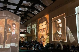 "Lichtmuseum" oder reiner Kommerz: Die "Viva Frida Kahlo"-Show in Zürich.