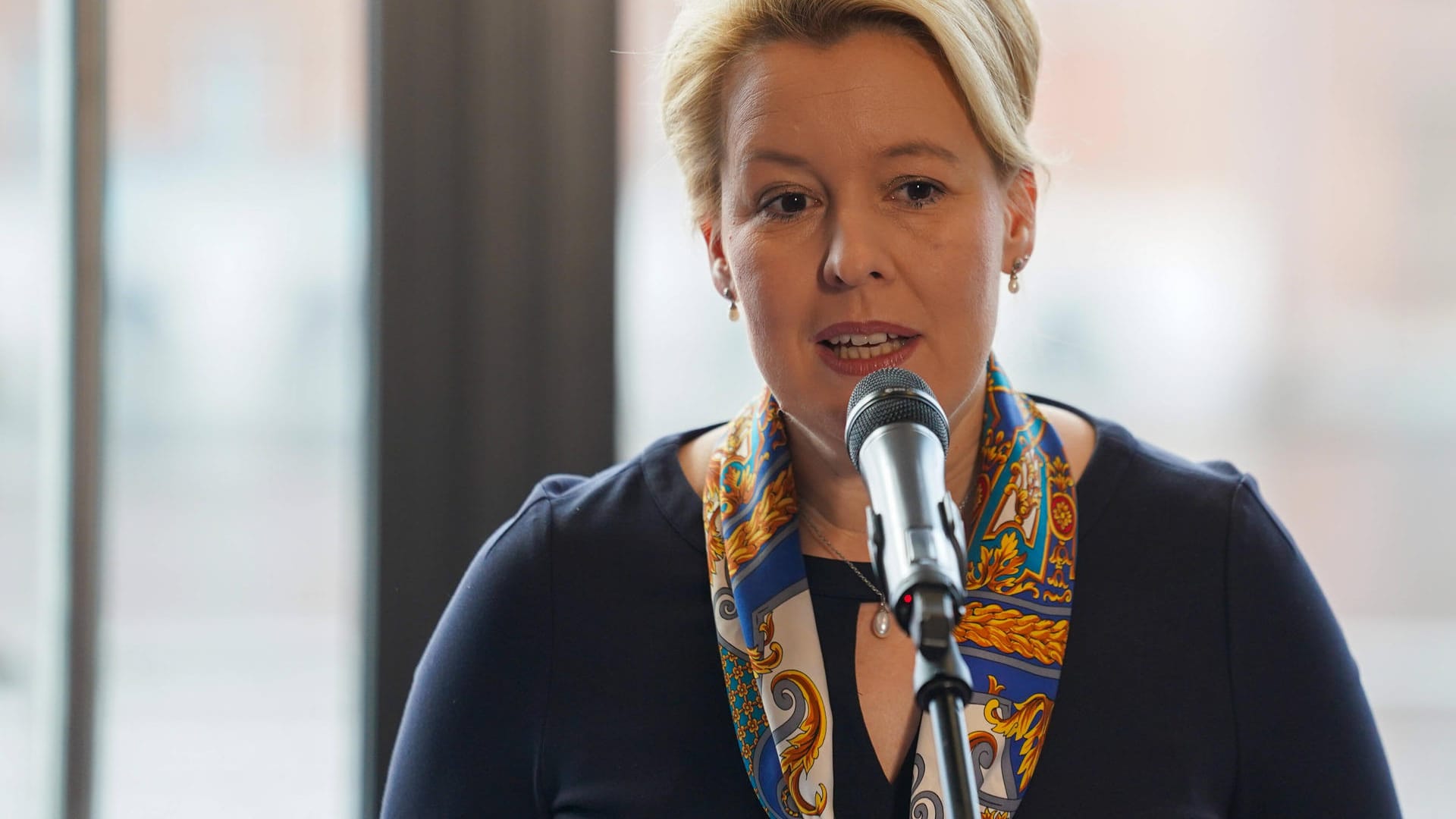 Franziska Giffey spricht (Archivbild): Am Dienstag soll die SPD-Politikerin zu Berlins neuer Regierender Bürgermeisterin gewählt werden. Franziska Giffey spricht (Archivbild): Am Dienstag soll die SPD-Politikerin zu Berlins neuer Regierender Bürgermeisterin gewählt werden.