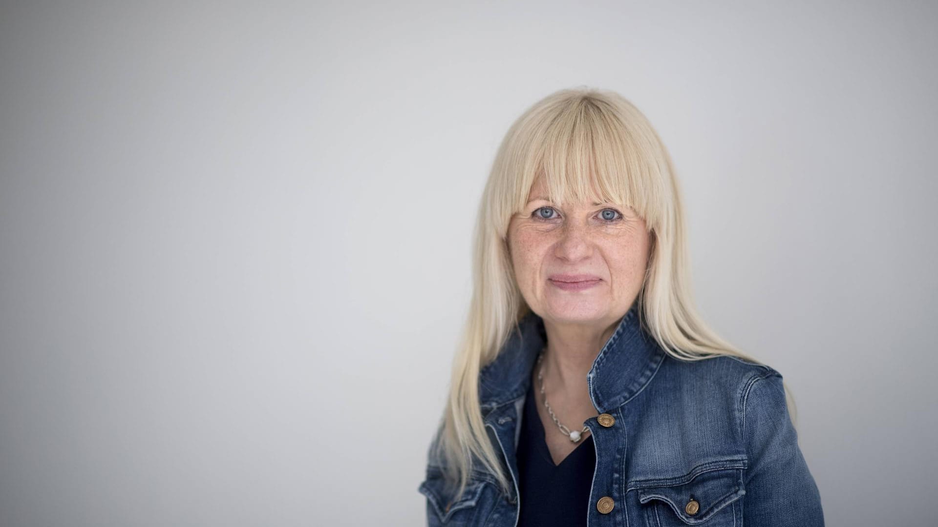 Iris Spranger lächelt (Archivbild): Sie soll Andreas Geisel als Innensenatorin ablösen.