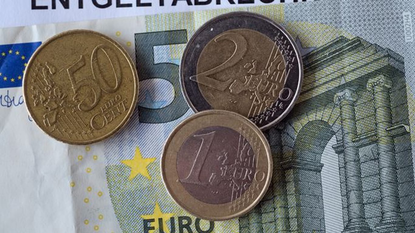 Von der geplanten Erhöhung des Mindestlohns auf 12 Euro würden der Auswertung zufolge 92 Prozent der Beschäftigten im Niedriglohnsektor profitieren.