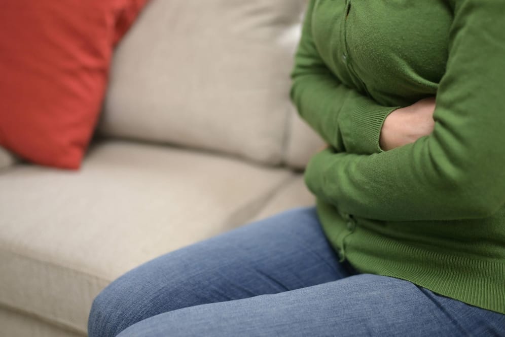 Das Reizdarmsyndrom kann Ursache für Bauchschmerzen sein.