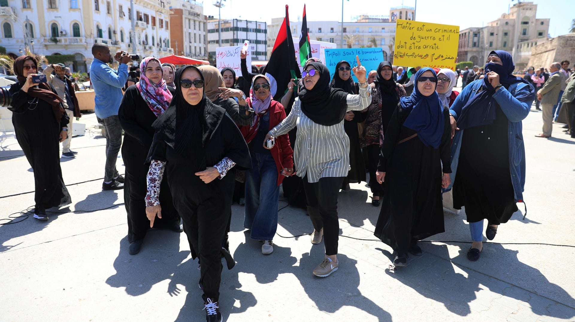 Protestierende Frauen in Libyen 2019 (Archivbild): Die Wahlen zum Jahresende hätten das Land stabilisieren sollen.