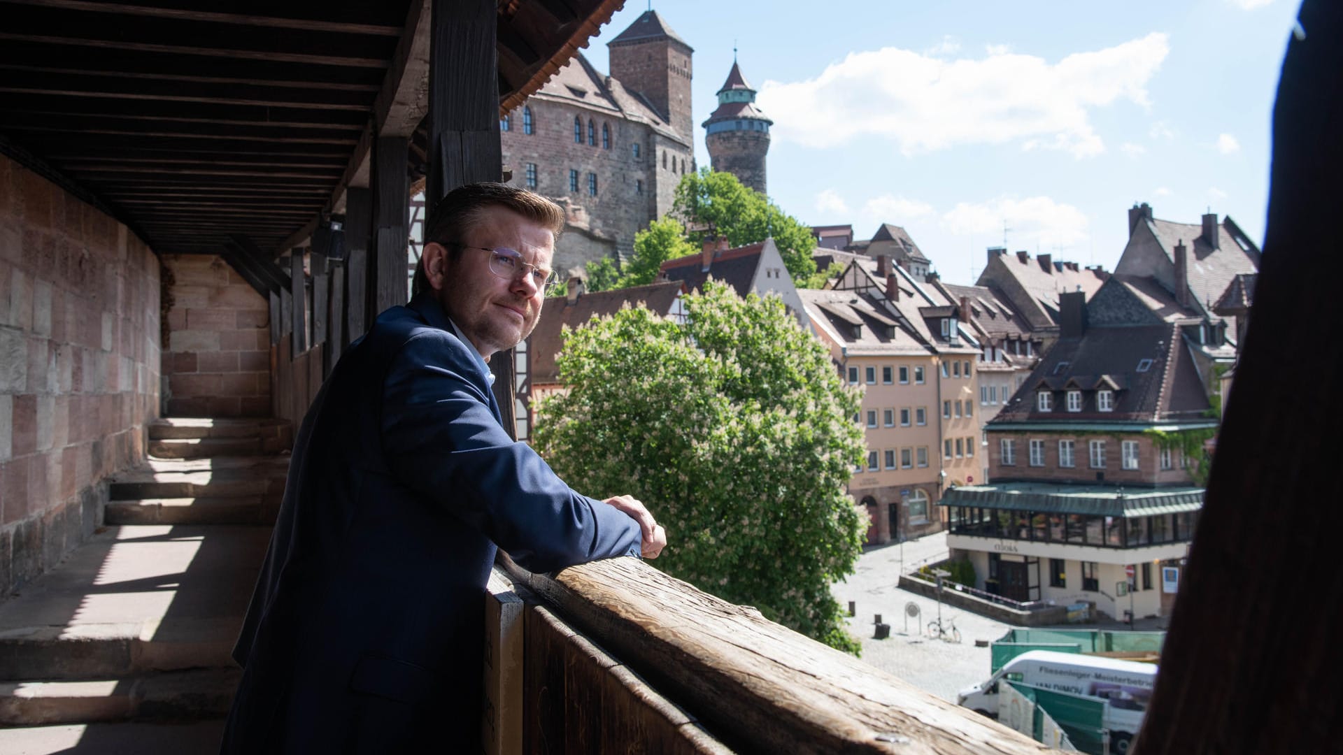 Marcus König, Oberbürgermeister von Nürnberg am Burggraben (Archivbild): Den Nachhaltigkeitsschwerpunkt setzt die Stadt Nürnberg auf die Mobilität. Marcus König, Oberbürgermeister von Nürnberg am Burggraben (Archivbild): Den Nachhaltigkeitsschwerpunkt setzt die Stadt Nürnberg auf die Mobilität.