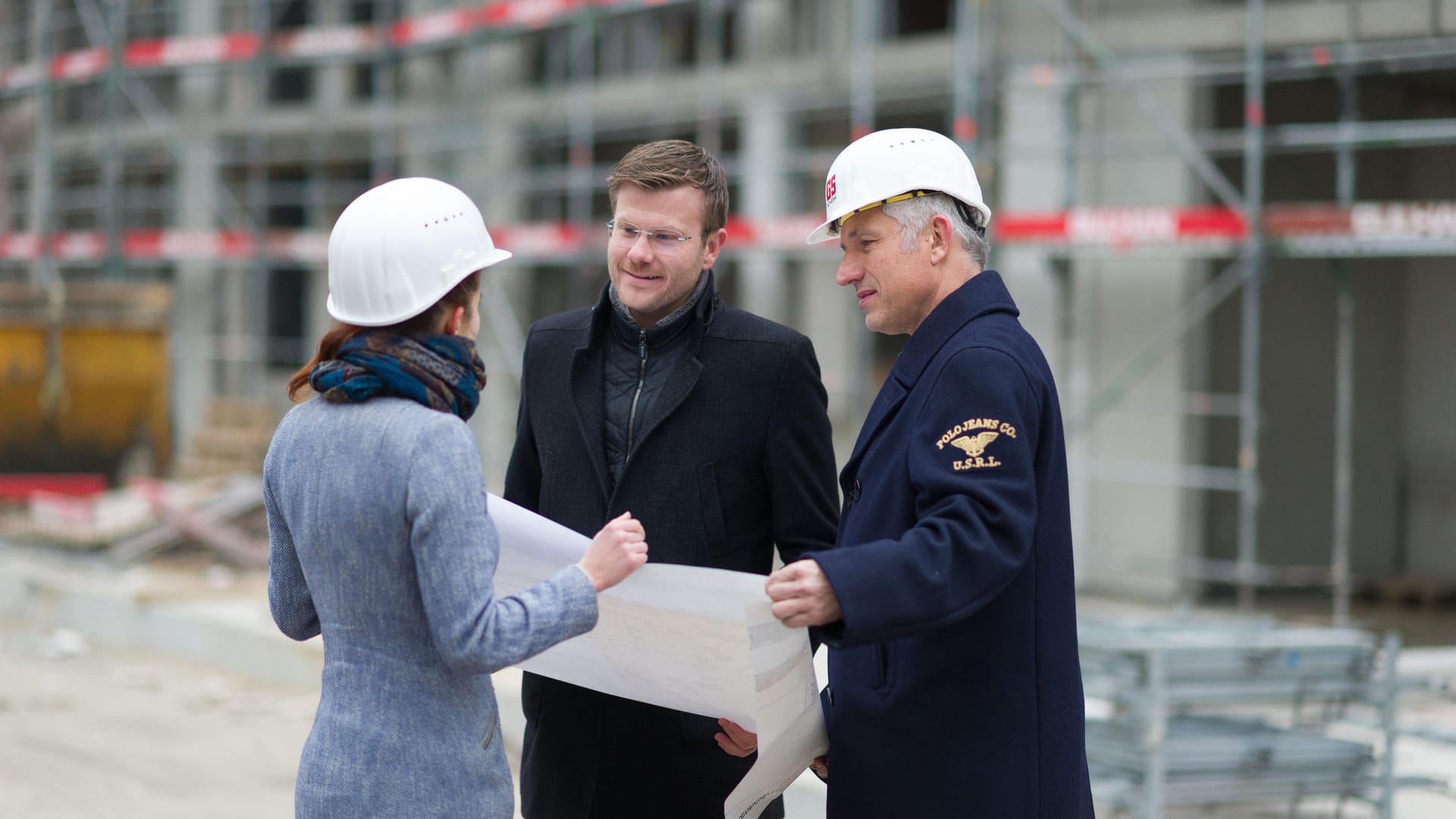 Marcus König, Oberbürgermeister von Nürnberg, auf einer Baustelle (Archivbild): Für Tausende Wohnungen fehlen derzeit geeignete Flächen in der Stadt.