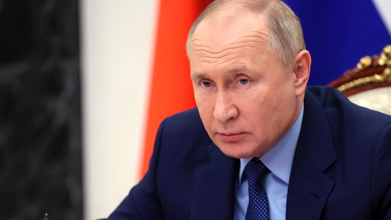 Russlands Präsident Wladimir Putin: "Die Entscheidung belastet das Verhältnis erneut."