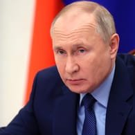 Russlands Präsident Wladimir Putin: "Die Entscheidung belastet das Verhältnis erneut."
