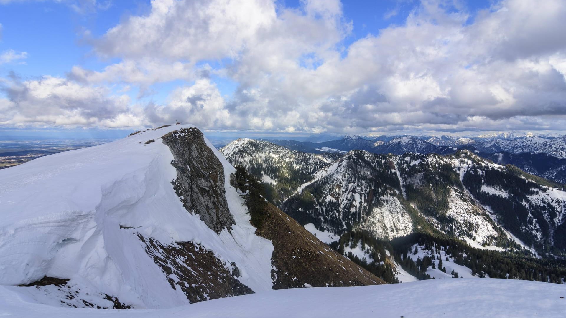 Der Berg Hochgern im bayerischen Landkreis Traunstein (Archivbild): Der Wanderer stürzte an einer Stelle ab, an der es bereits zuvor schwere Unfälle gegeben hatte. Der Berg Hochgern im bayerischen Landkreis Traunstein (Archivbild): Der Wanderer stürzte an einer Stelle ab, an der es bereits zuvor schwere Unfälle gegeben hatte.