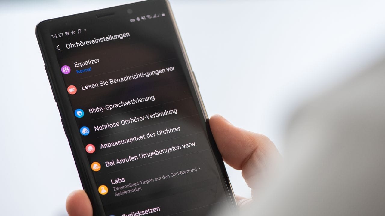 Über die App Samsung Wearable lassen sich die Galaxy Buds 2 unter Android gut konfigurieren. Über die App Samsung Wearable lassen sich die Galaxy Buds 2 unter Android gut konfigurieren.