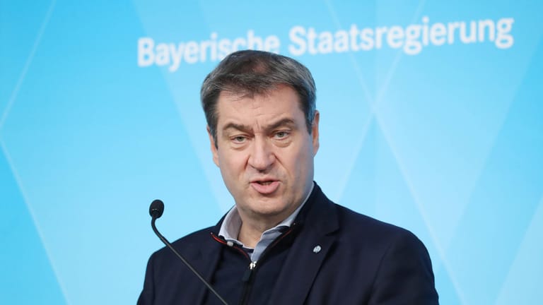 Markus Söder während einer Pressekonferenz (Archivbild): Der bayrische Ministerpräsident verlangt von der Bundesregierung ein rasches Signal für eine Impfpflicht.