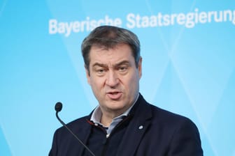 Markus Söder während einer Pressekonferenz (Archivbild): Der bayrische Ministerpräsident verlangt von der Bundesregierung ein rasches Signal für eine Impfpflicht.