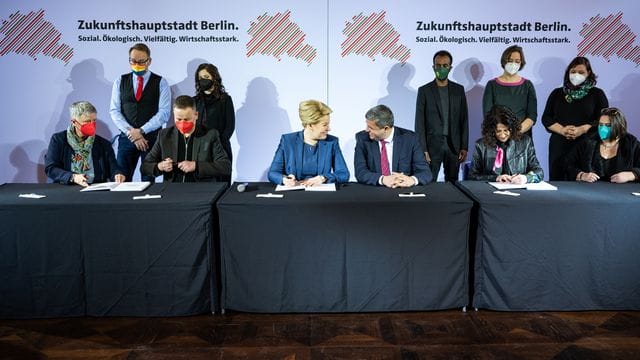 Unterzeichnung des Koalitionsvertrags Unterzeichnung des Koalitionsvertrags