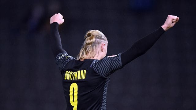 Der Dortmunder Erling Haaland steht im Fokus mehrerer Spitzenclubs. Der Dortmunder Erling Haaland steht im Fokus mehrerer Spitzenclubs.