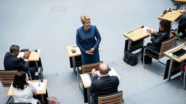 Wahl des neuen Berliner Senats Wahl des neuen Berliner Senats