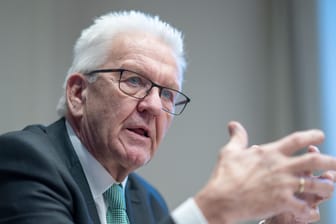 Winfried Kretschmann während eines Gesprächs mit der Deutschen Presse-Agentur (Archivbild): Der Ministerpräsident von Baden-Württemberg kritisiert die Bundesregierung.