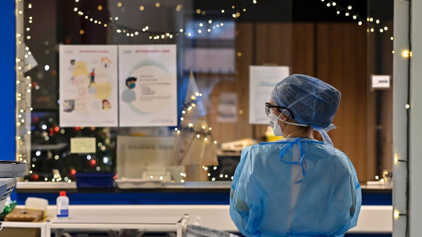 Weihnachten im Krankenhaus (Symbolbild): Viele Covid-Patienten sind nicht fit genug, um mit ihren Liebsten zu Hause zu feiern.