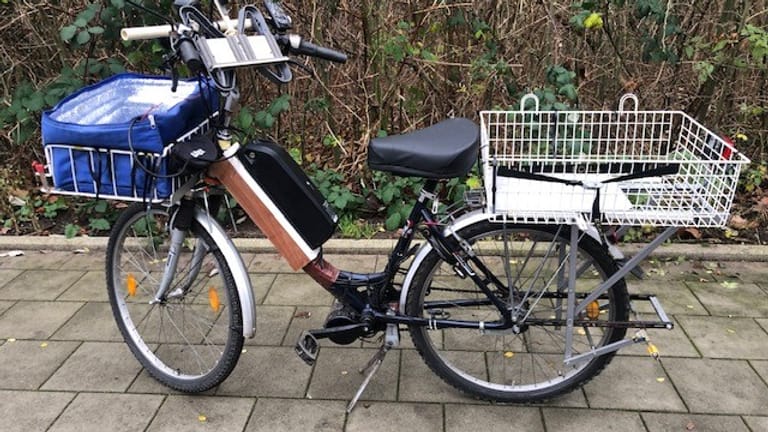 Das manipulierte E-Bike: Polizeibeamte haben festgestellt, dass an dem Rad technische Veränderungen vorgenommen wurden.