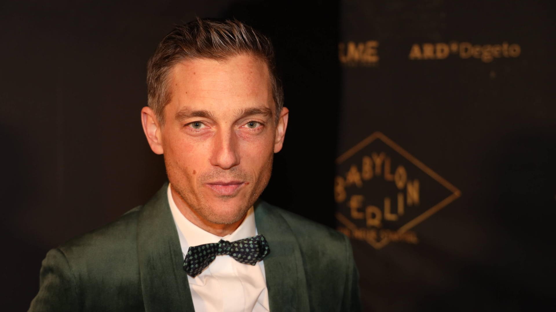 Volker Bruch: Der "Babylon Berlin"-Star machte 2021 als "Querdenker" von sich reden.