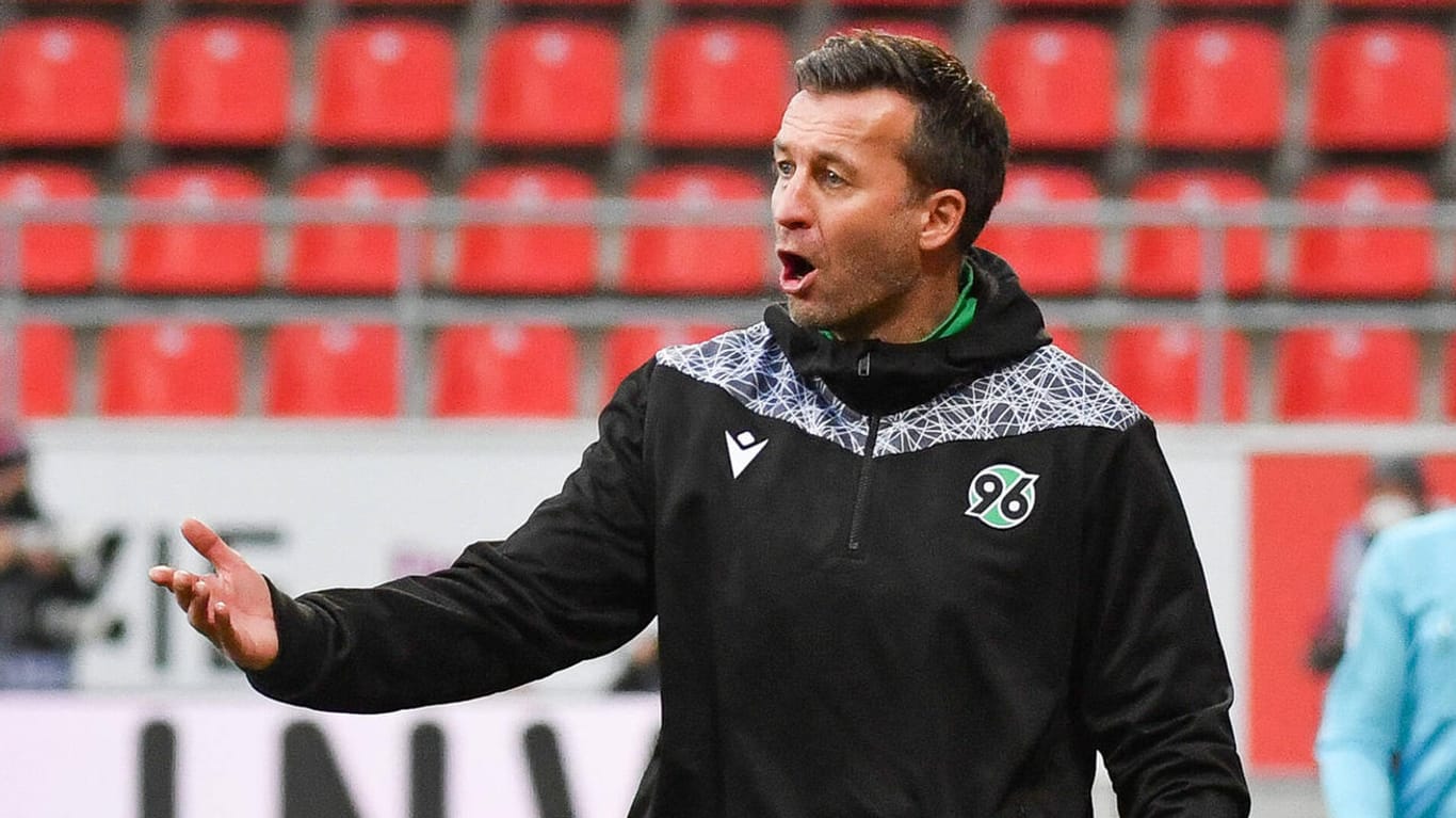 Christoph Dabrowski: Die Interimslösung bleibt als Cheftrainer bei Zweitligist Hannover 96.