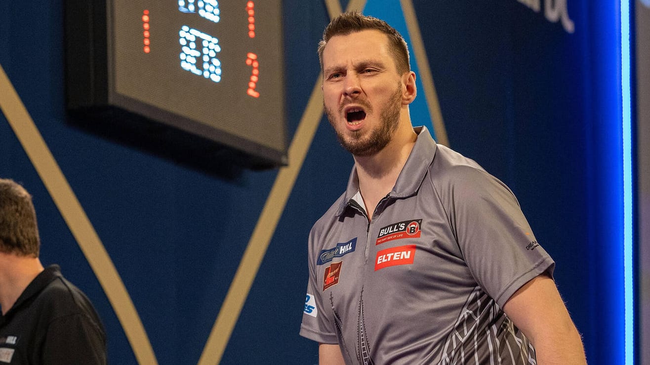 Florian Hempel: Der deutsche Debütant hat bei seiner ersten Darts-WM den Top-5-Spieler Dimitri van den Bergh geschlagen.