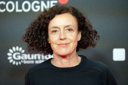 Die Regisseurin Maria Schrader ist mit ihrem Film "Ich bin dein Mensch" einen Schritt weiter.