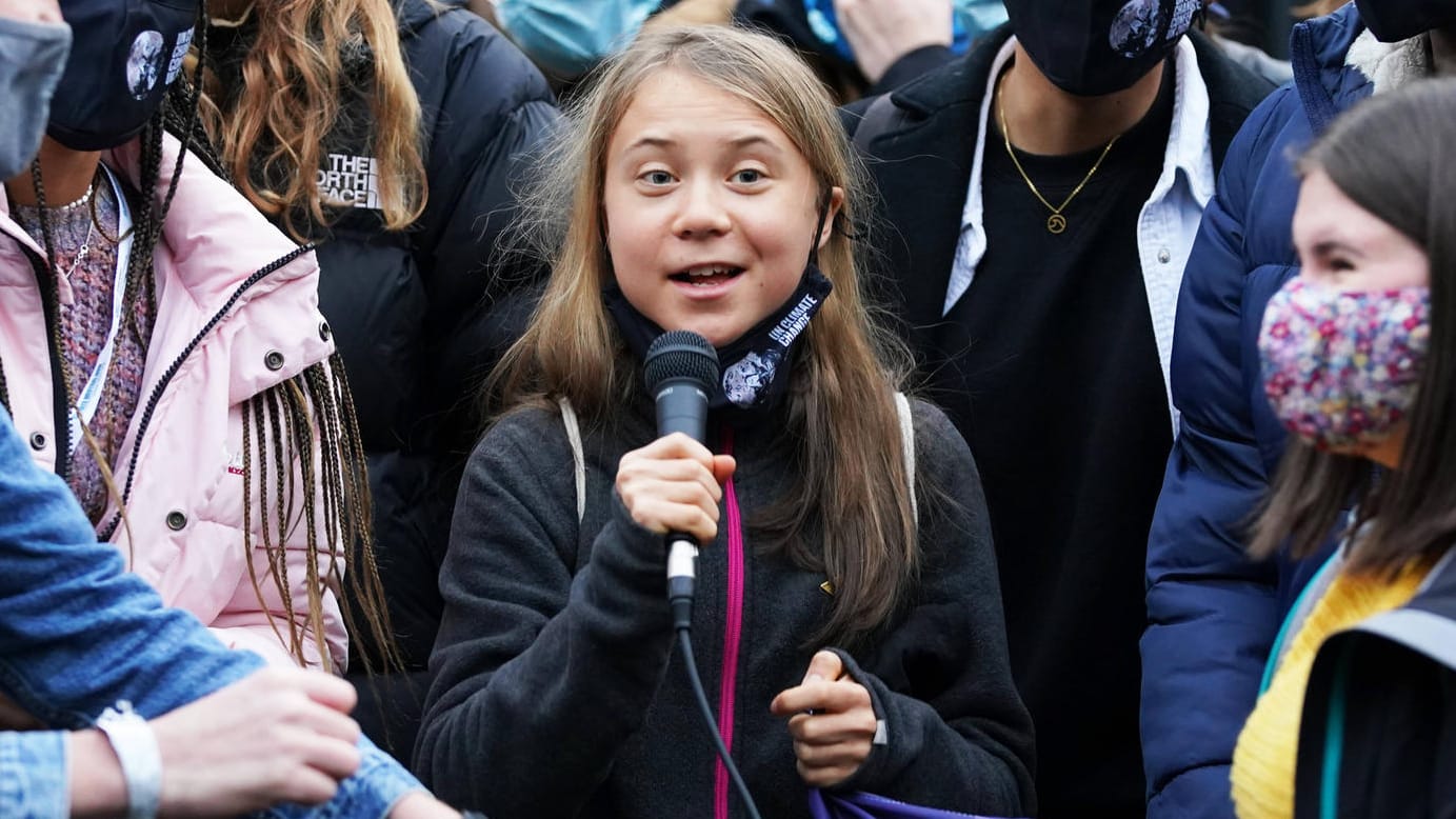 Greta Thunberg am Rande des UN-Klimagipfels in Glasgow: Die Aktivistin will die neue Ampelregierung genau im Blick behalten. Greta Thunberg am Rande des UN-Klimagipfels in Glasgow: Die Aktivistin will die neue Ampelregierung genau im Blick behalten.