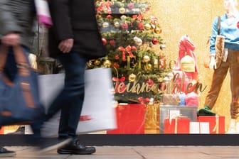 Weihnachtsshopping (Symbolbild): Das Geschäft vor dem Fest läuft schlechter als sonst.