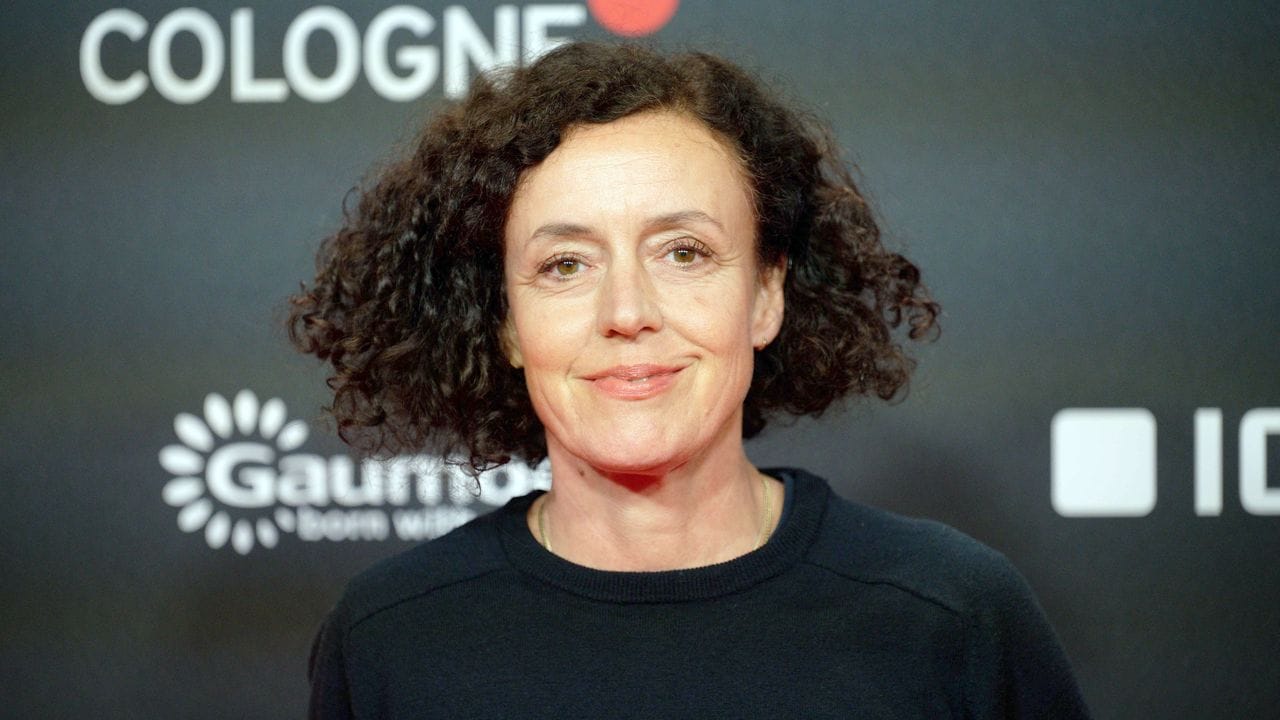 Die Regisseurin Maria Schrader ist mit ihrem Film "Ich bin dein Mensch" einen Schritt weiter. Die Regisseurin Maria Schrader ist mit ihrem Film "Ich bin dein Mensch" einen Schritt weiter.