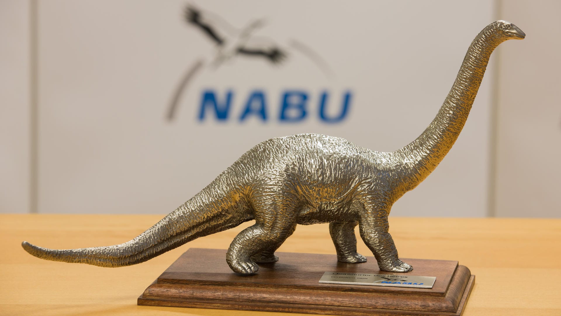 Der Dinosaurier des Jahres ist keine Trophäe, die man gerne im Schrank hat: Die Negativauszeichnung des Nabu geht dieses Jahr an ein neues Mega-Baugebiet in Emden.