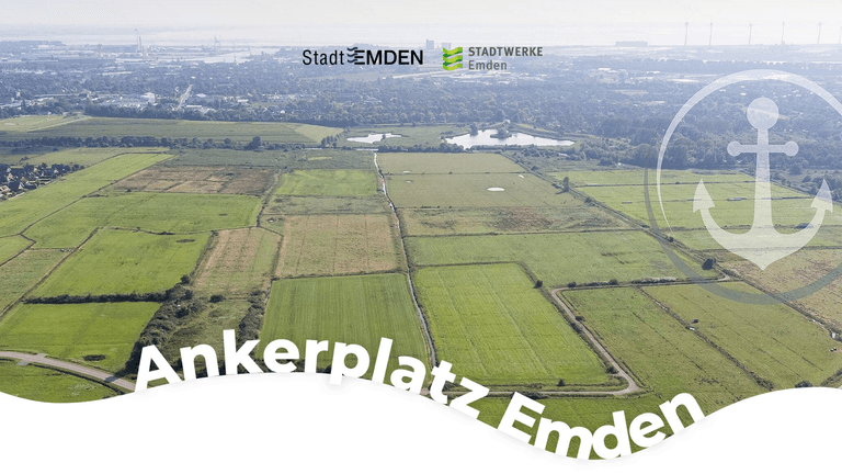 So wirbt die Stadt Emden für das Neubaugebiet Conrebbersweg: Diese Fläche soll vor allem Ein- und Zweifamilienhäusern weichen. Die ersten Bagger sollen im Frühling 2022 rollen.