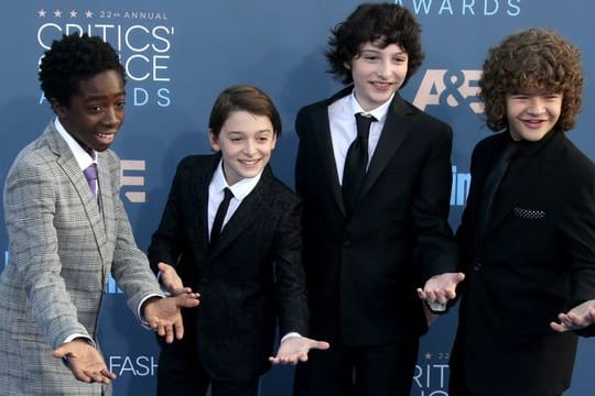 Caleb McLaughlin, Noah Schnapp, Finn Wolfhard und Gaten Matarazzo bei den Critics' Choice Awards 2016.