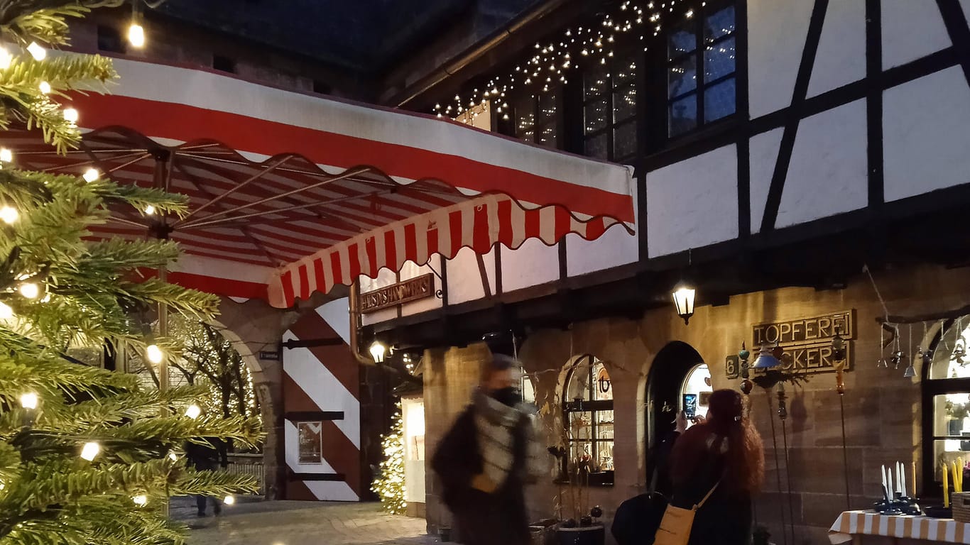 Ein kleiner Teil des abgesagten Nürnberger Christkindlesmarkts (Archivbild): Wird es zum Fest wenigstens weiße Weihnacht geben?