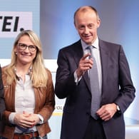 Christina Stumpp (l) und Friedrich Merz (r): Die CDU-Politikerin soll Stellvertretende Generalsekretärin werden.