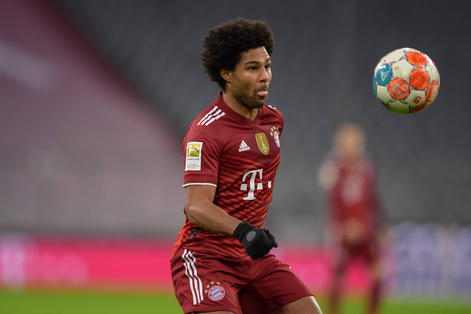 Serge Gnabry (Rechtsaußen): Erledigte Ex-Klub VfB Stuttgart per Hattrick (5:0) und den 1. FC Köln per Doppelpack (3:2) beinahe im Alleingang. Der 26-jährige Schwabe absolvierte alle 17 Bundesliga-Spiele, war nie verletzt. Elf Tore und sieben Vorlagen waren Beleg famoser Monate. Note 1