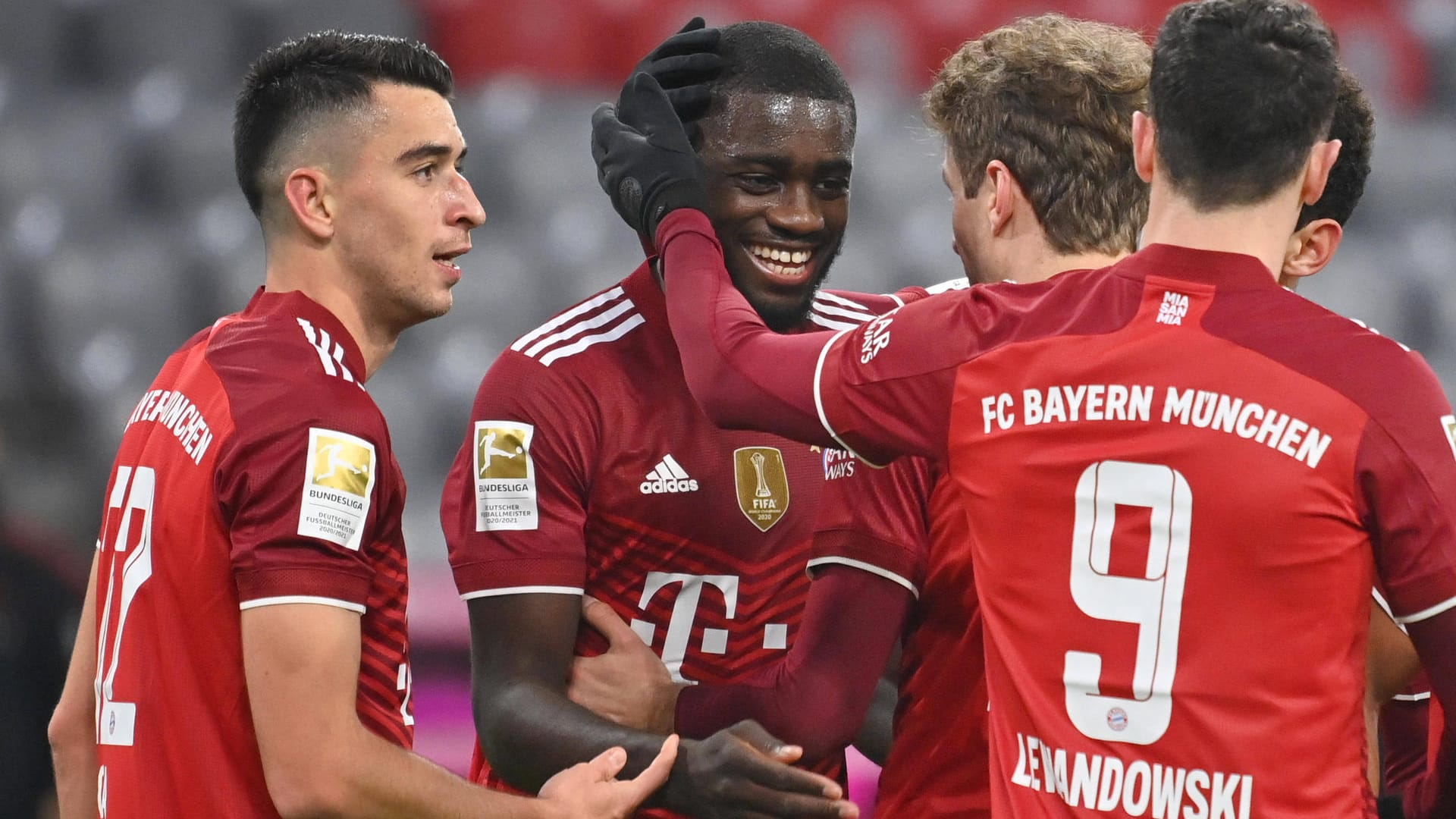 Der FC Bayern dominiert die Bundesliga zur Winterpause nach Belieben und glänzt in der Champions League. Doch, wie haben sich die einzelnen Münchner geschlagen? t-online vergibt Zwischenzeugnisse.