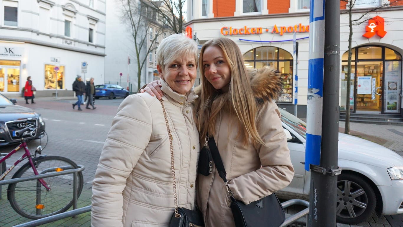 Susanne von Allwörden (l) und Tochter Michelle: Sie wünschen sich eine andere Corona-Politik und einen neuen Studienalltag.