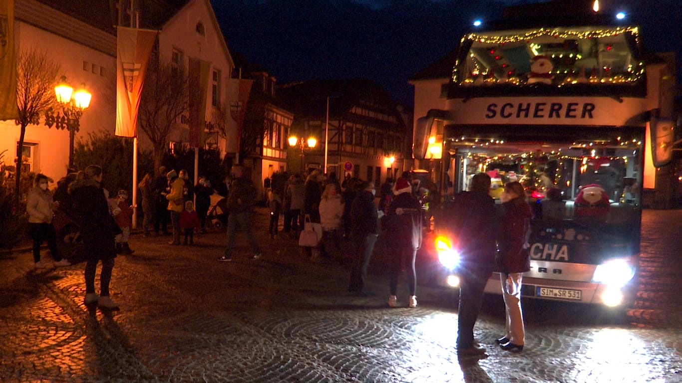 Der Marktplatz von Ahrweiler: Die Anwohner, deren Ort im Juli von der Flut besonders getroffen wurde, hatten in der Vorweihnachtszeit Grund zur Freude.