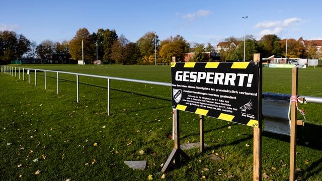 Bei den Vereinen würde es aus Sicht des DFB mehrheitlich kein Verständnis für einen erneuten Lockdown im Amateurfußball geben.