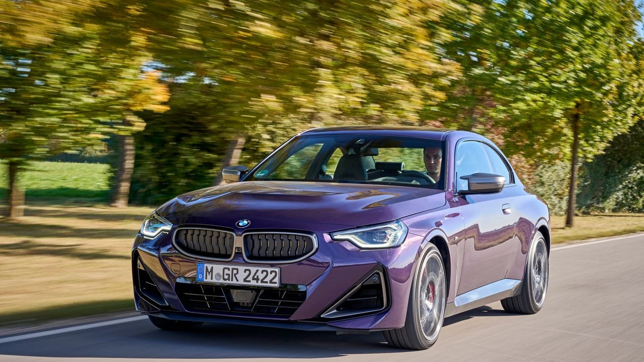 So könnte das BMW-Motto des neuen M240i xDrive Coupé lauten, einem sportlichen Zweitürer im überschaubaren Format.