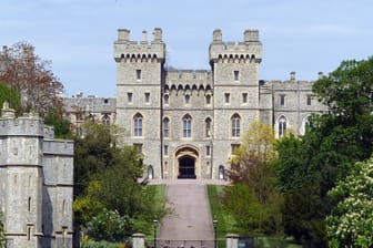 Das Schloss Windsor ist eine der offiziellen Residenzen der Queen (Archivbild): Am Samstag hatte es einen ungebetenen Gast.