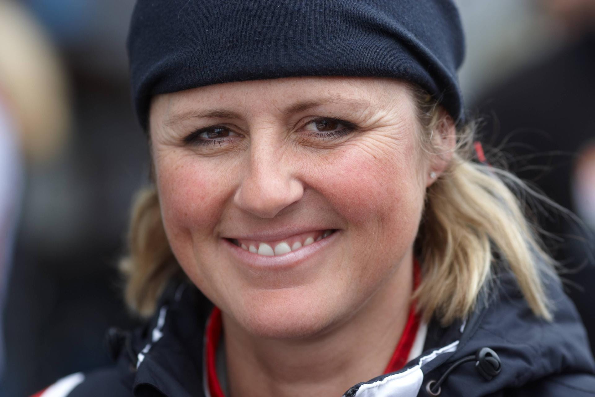 16. März: Der Motorsport trauert um Sabine Schmitz. Die gebürtige Nürburgerin, die 1996 unter dem Namen Sabine Reck als erste Frau das 24-Stunden-Rennen in der "Grünen Hölle" gewann, stirbt im Alter von 51 Jahren an den Folgen einer Krebserkrankung.