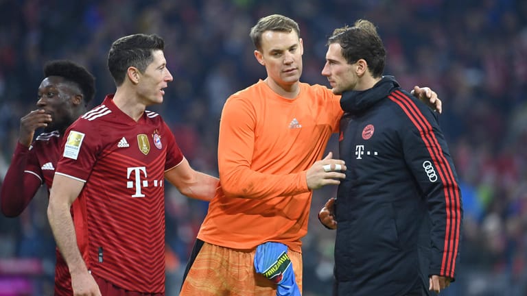 Drei Bayern-Spieler stehen nur noch bis kommenden Sommer unter Vertrag – darunter Nationalspieler Niklas Süle, der um einen neuen Vertrag pokert. Andere Spieler dagegen sind noch knapp fünf Jahre an den Rekordmeister gebunden. t-online mit einer Übersicht zu den Verträgen aller Profis.