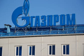 Gazprom-Logo in Russland: Deutschland treibe die Preise nach oben, kritisiert ein Unternehmenssprecher.