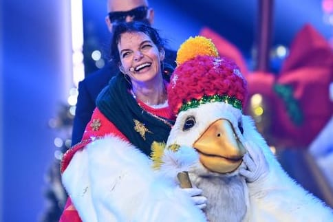 Yvonne Catterfeld gewinnt als Gans das "The Masked Singer"-Weihnachtsspecial.