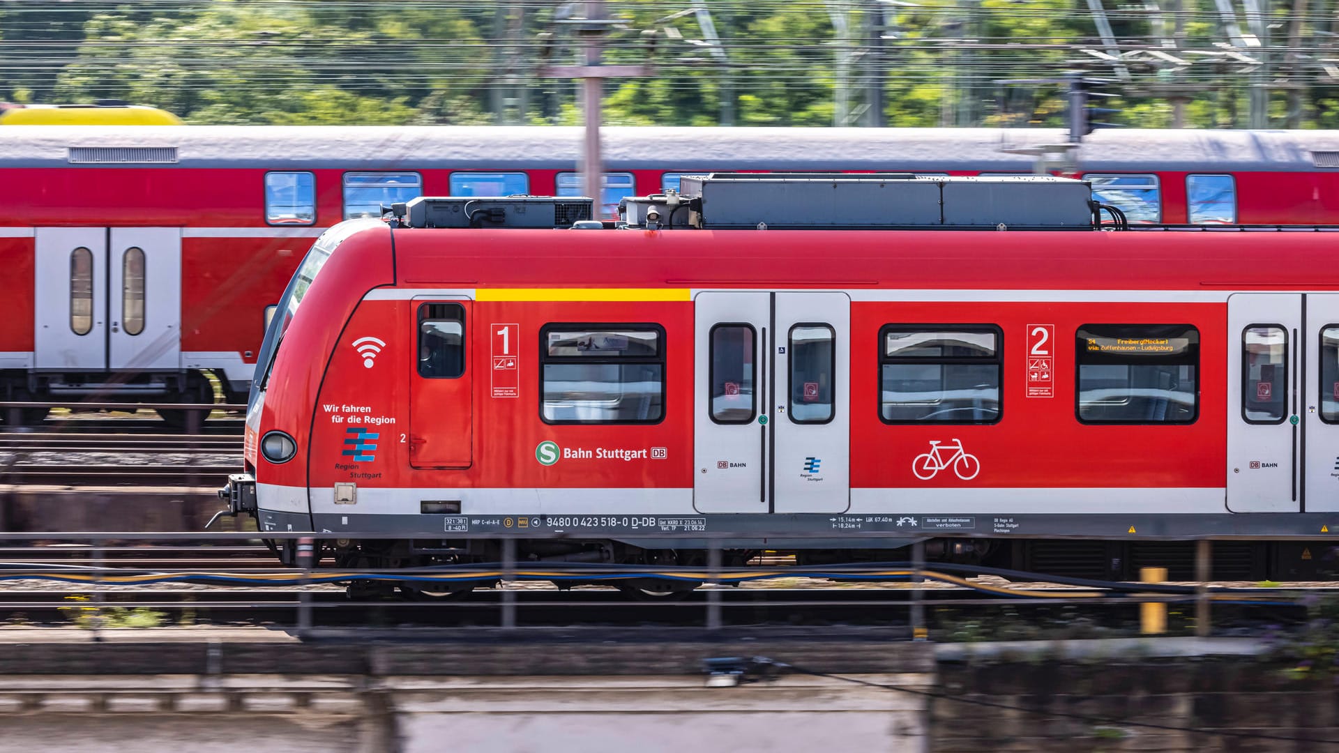 S-Bahn in Stuttgart (Symbolbild): Der Mann war alkoholisiert. S-Bahn in Stuttgart (Symbolbild): Der Mann war alkoholisiert.
