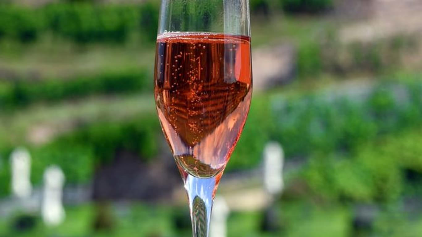 Rosé-Sekt wird weltweit immer beliebter.